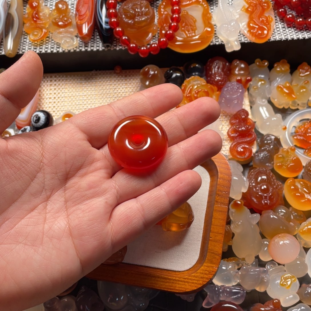 玛瑙/玉髓颈饰未镶嵌张*生