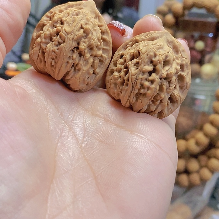 【闪购商品】文玩核桃把件35.5山身面蜡皮