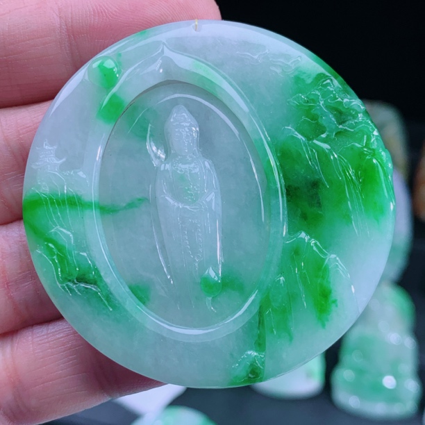 天然A货翡翠飘正阳绿翡翠山水观音 货号:17046 尺寸:56.8-5.8mm