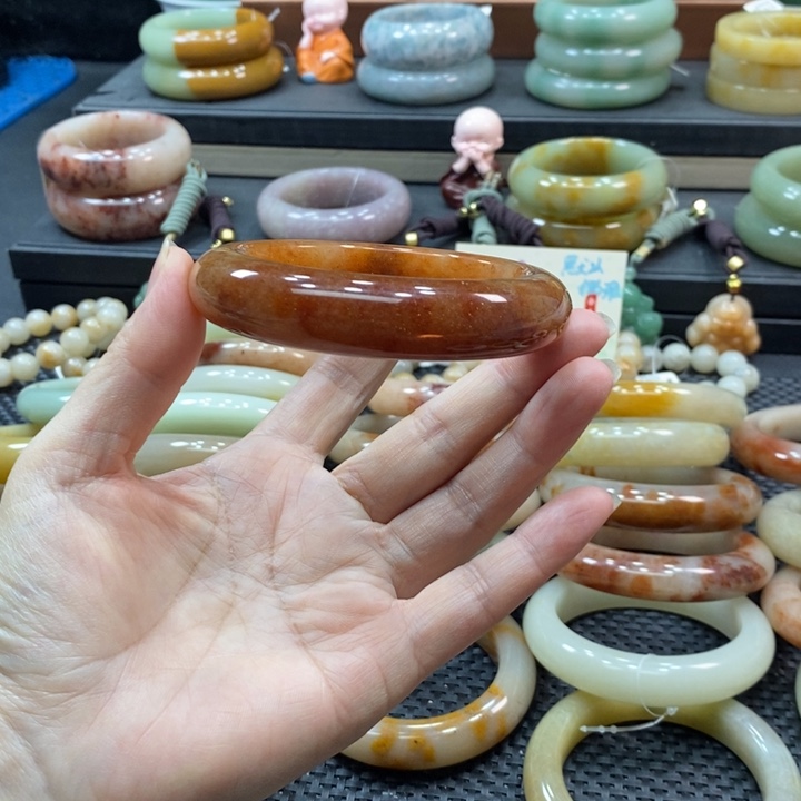 未镶嵌手镯石英岩玉