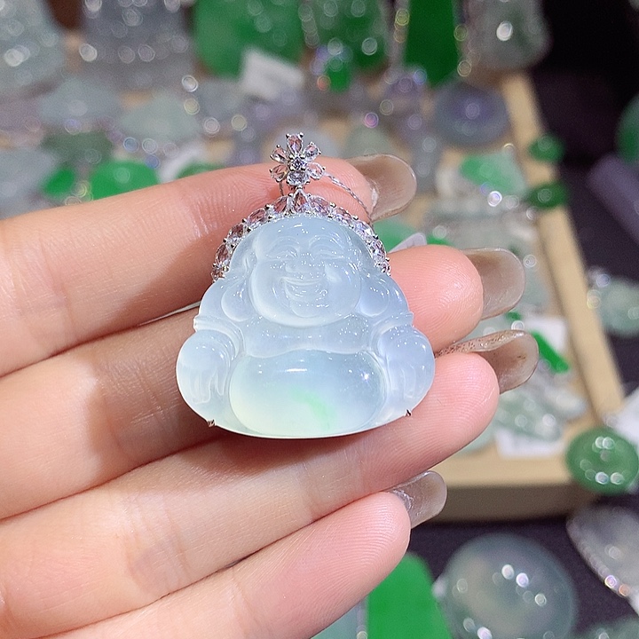 翡翠18K金镶嵌颈饰佛