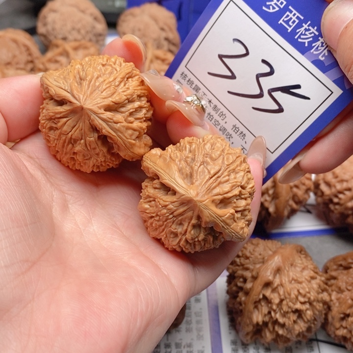 把件桃核时****…40南疆石335