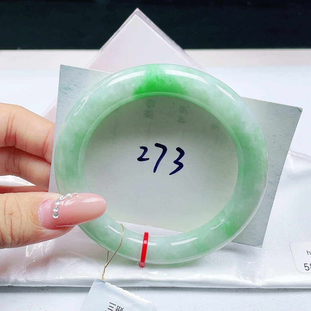 兔***兔翡翠未镶嵌手镯 圆条58+