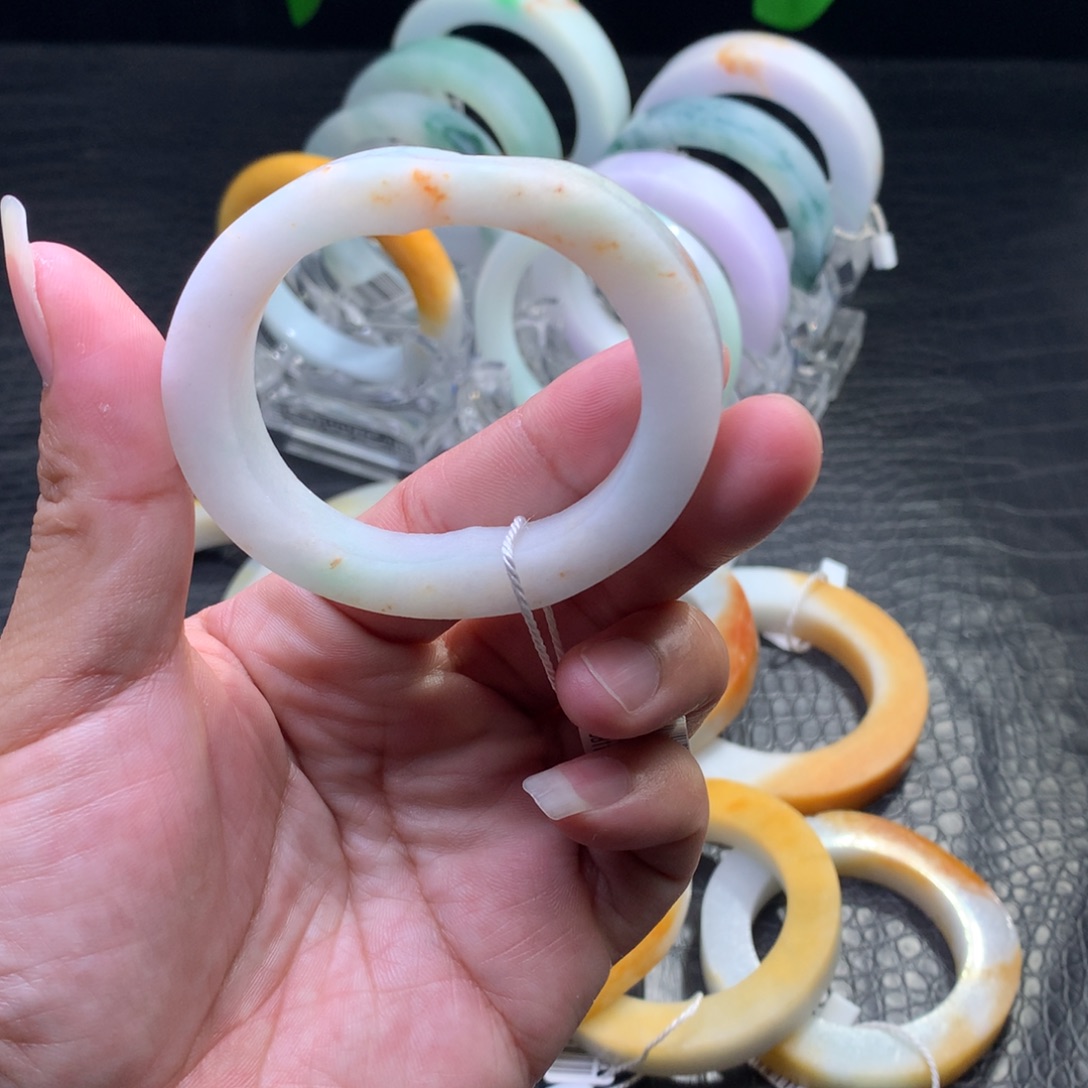 定制翡翠未镶嵌手镯