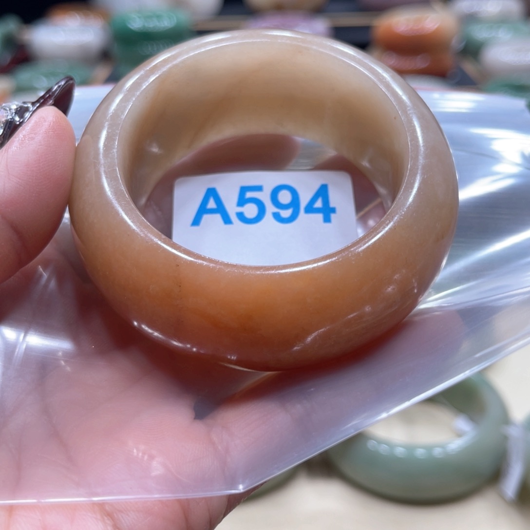 石英质玉手镯合金一**.