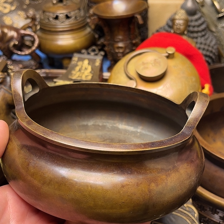 精美铜器批发档口