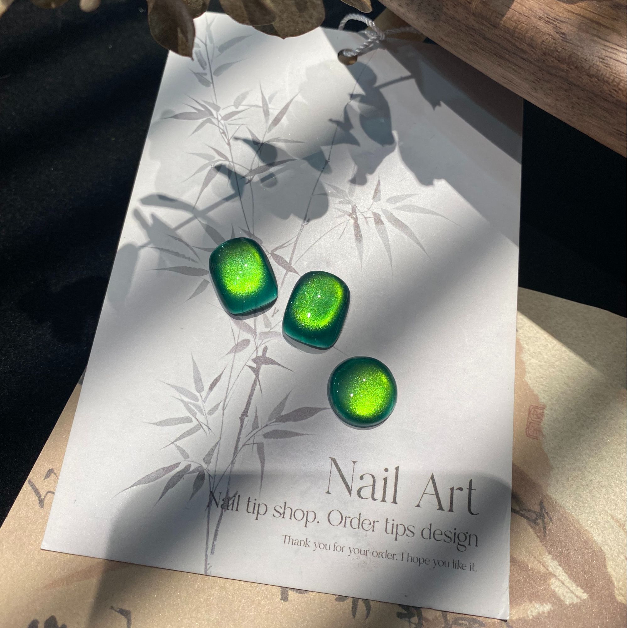 【娜娜专属】2025年秋冬爆款甄选翠绿流光玻璃珠猫眼