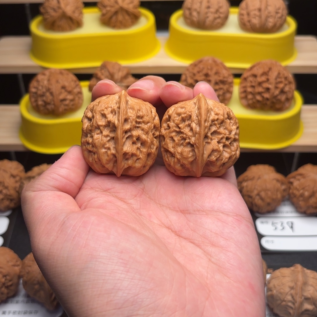 W***…文玩核桃把件36将军膀556