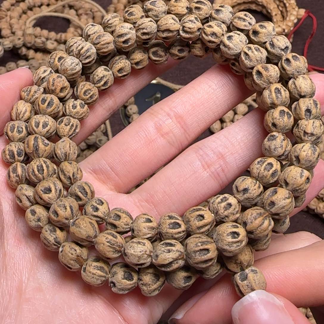 柏香籽/百香籽吊坠孙**行