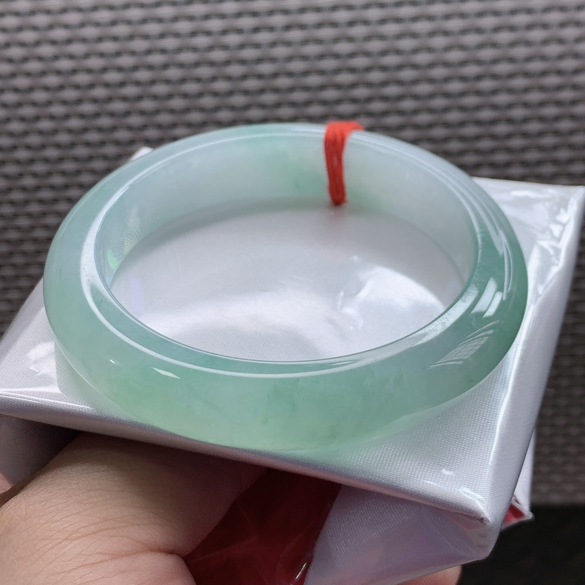 糯冰飘蓝花56圈正圈手镯别致贵气彰显优雅正品天然翡翠玉镯300530