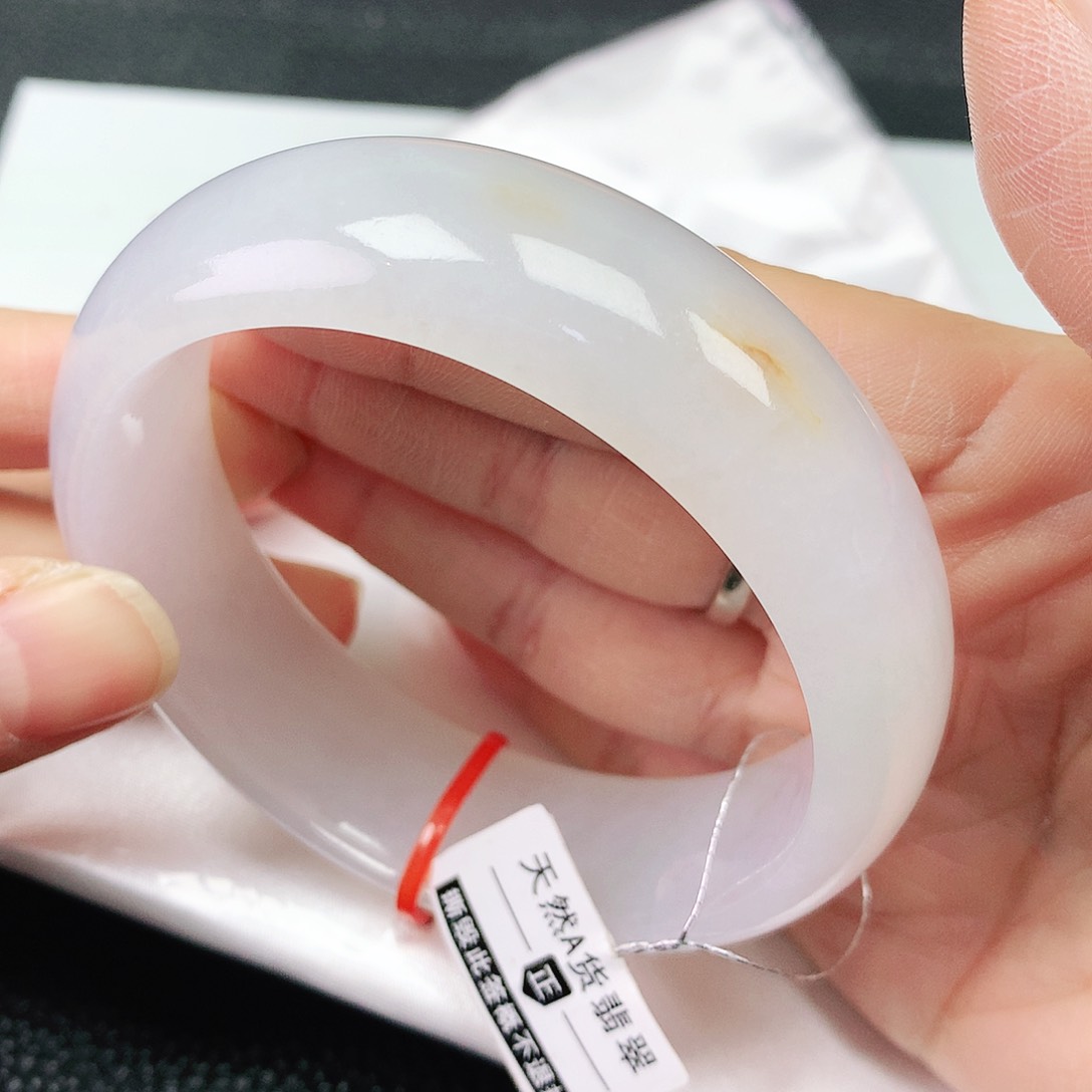 翡翠手镯未镶嵌58轮胎