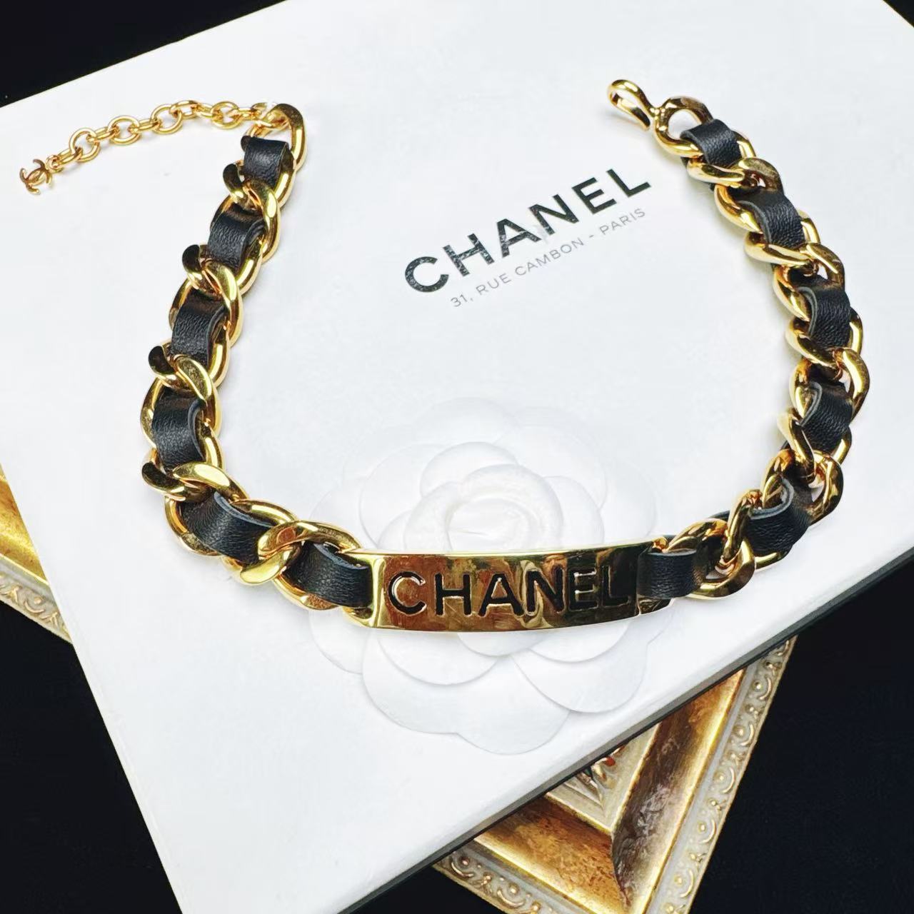 95新 Chanel/香奈儿 柚礼中古/香奈儿黑金皮穿字母项链le511002