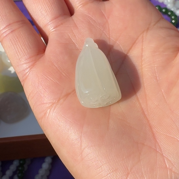 和田玉未镶嵌颈饰高二