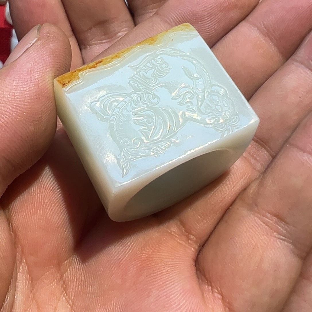 和田玉（糖玉）未镶嵌挂件