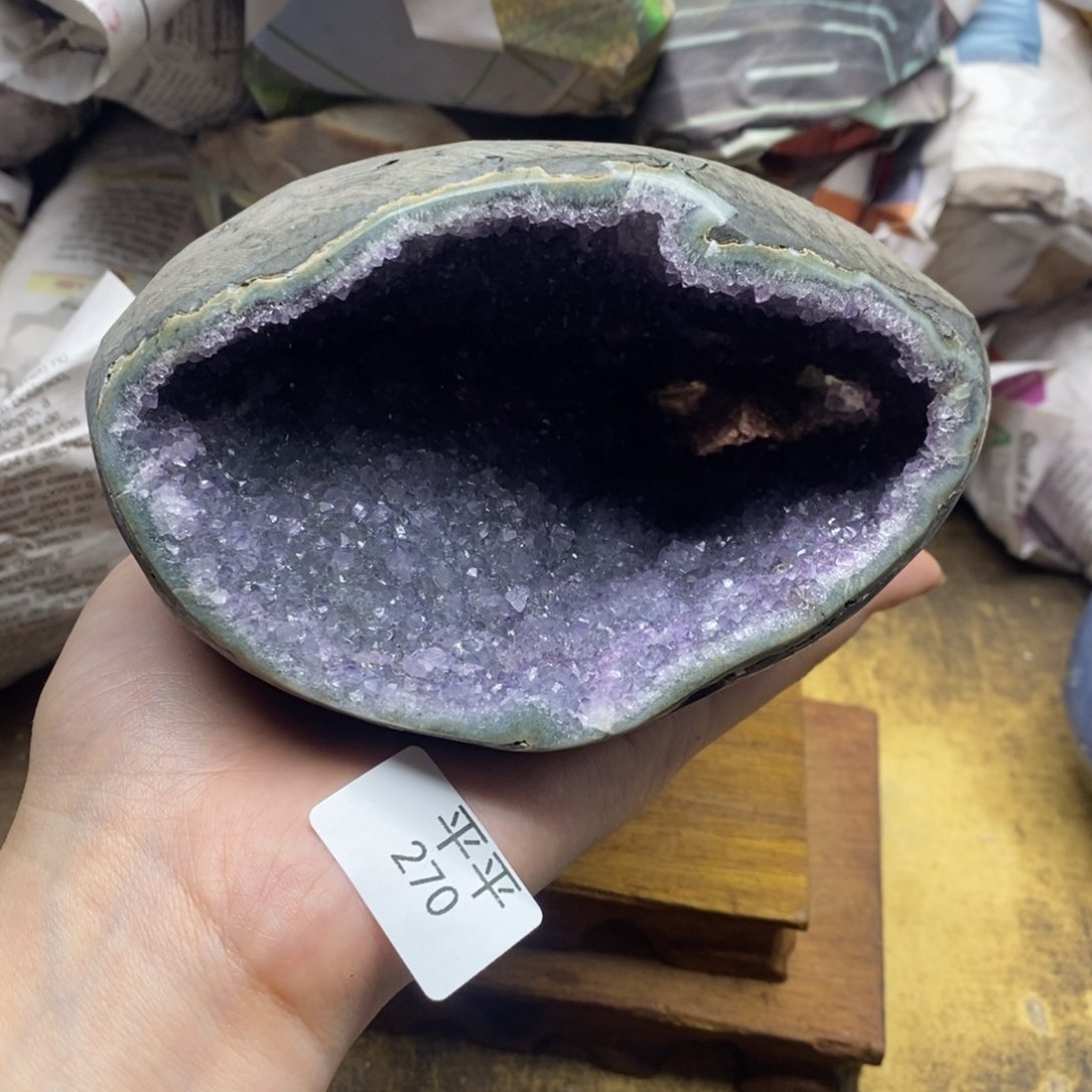 紫晶乌拉圭未镶嵌