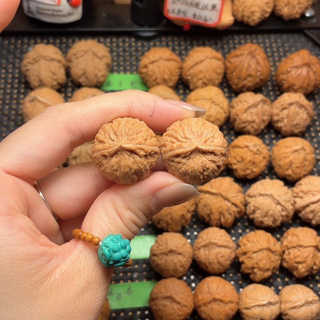 文玩核桃吊坠山**诚25尺水晶小苹果