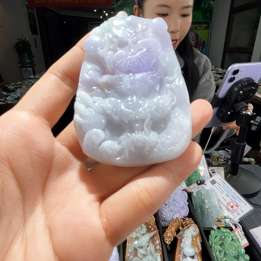 颈饰未镶嵌翡翠一