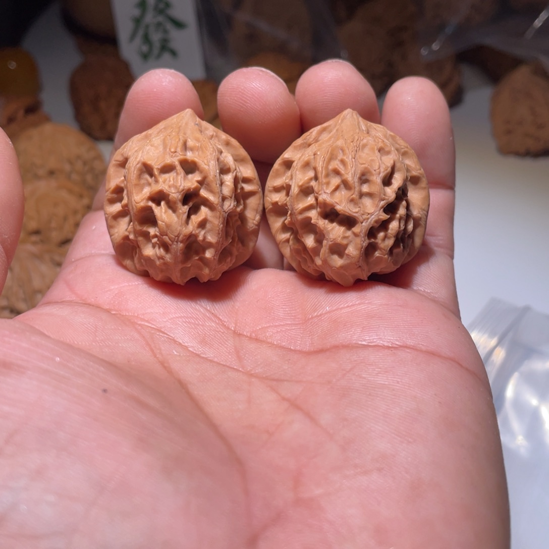 文玩核桃吊坠赤兔 体验对儿