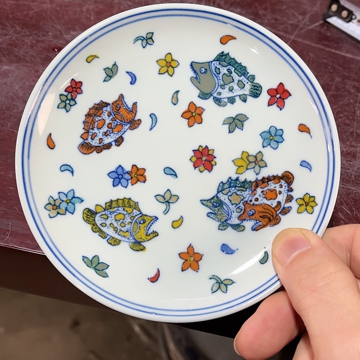 瓷片//////直径13.5厘米。绿。