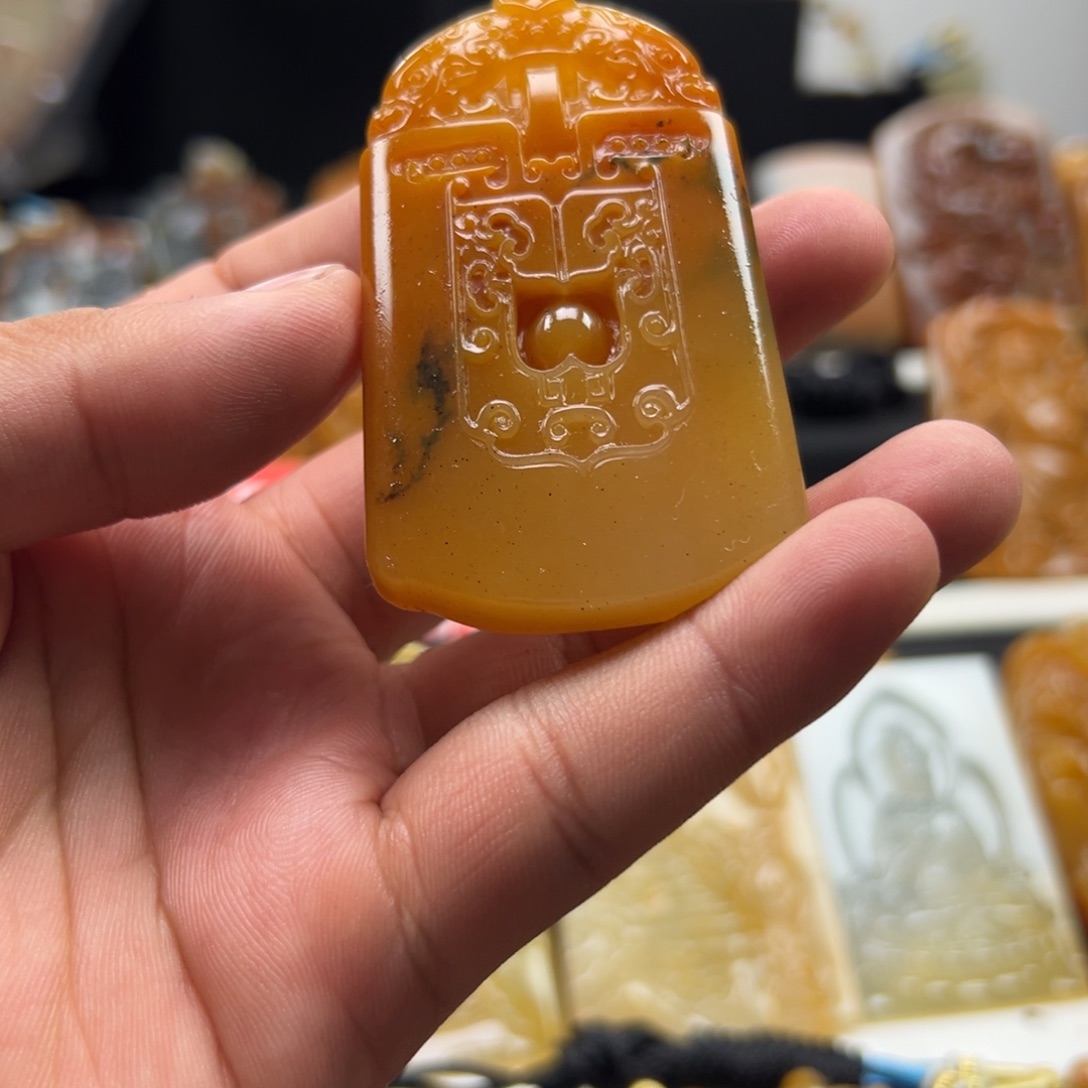 石英质玉（黄龙玉）未镶嵌多选发其一