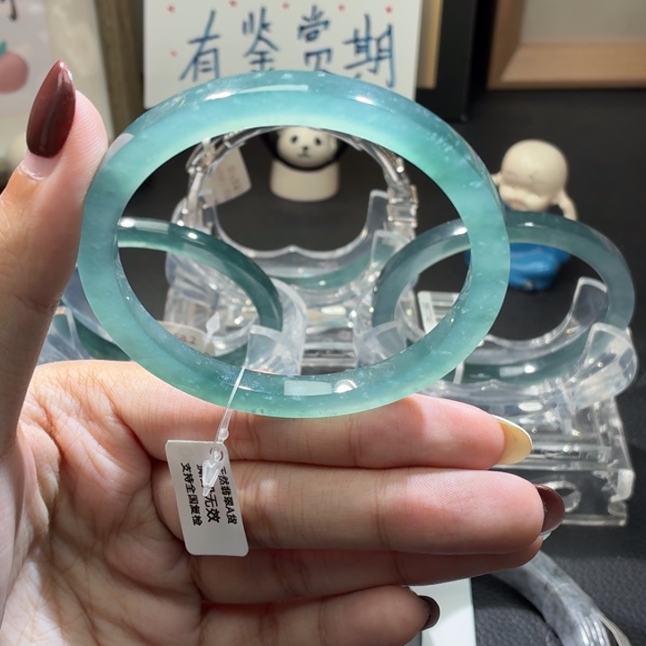 翡翠未镶嵌手镯冰绿61