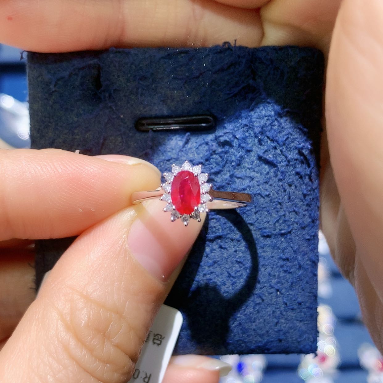 【闪购商品】红宝石戒指铂Pt950镶嵌红宝石戒指