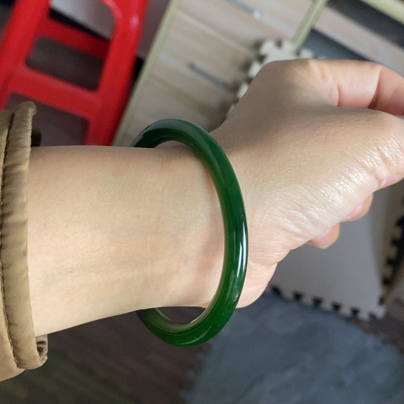 【闪购商品】未镶嵌手镯和田玉（碧玉）