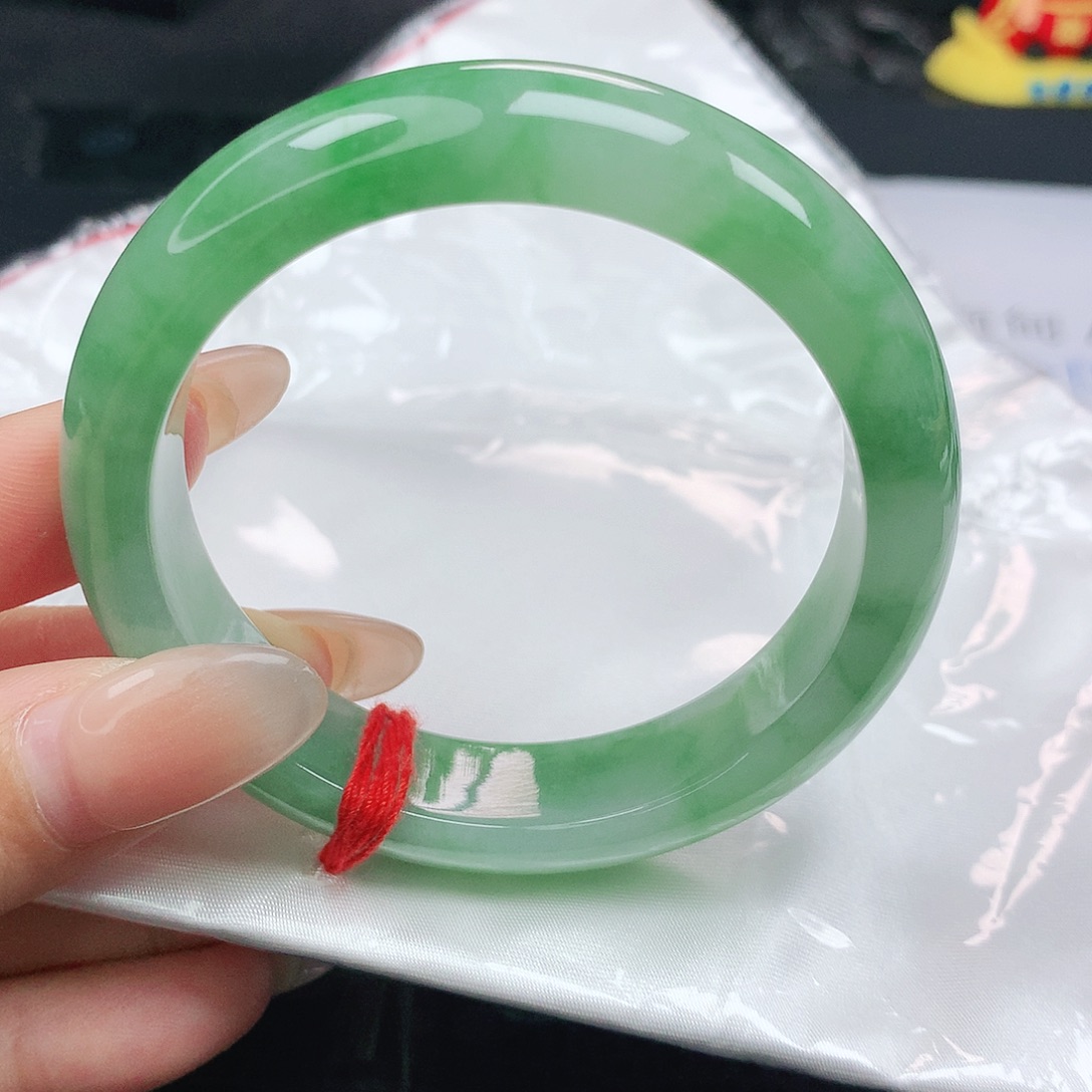 未镶嵌手镯翡翠正