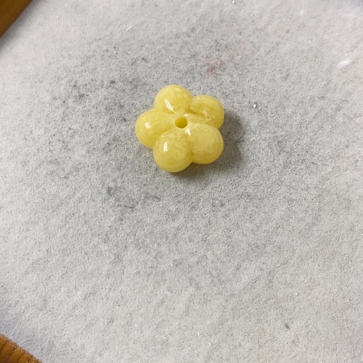 蜜蜡裸石未镶嵌吊坠