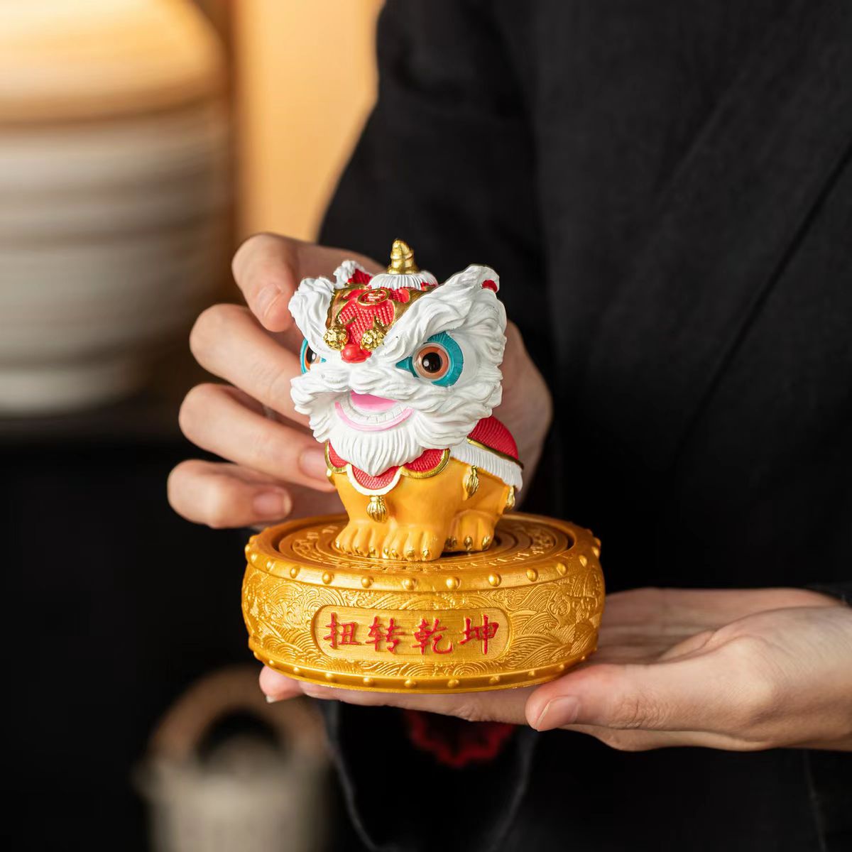 龙窑茶器  扭转乾坤小狮子-红  0095  （直播）