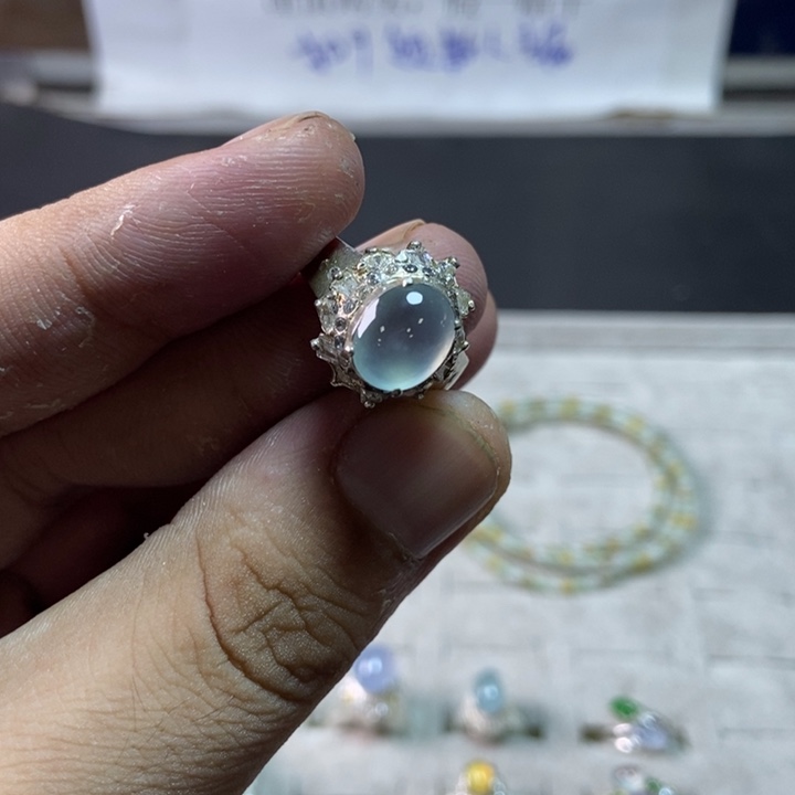 定制翡翠未镶嵌翡翠