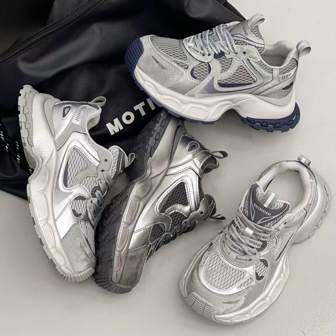 老爹鞋女2025秋冬加绒新款时尚百搭显瘦休闲运动鞋防滑超轻跑步鞋