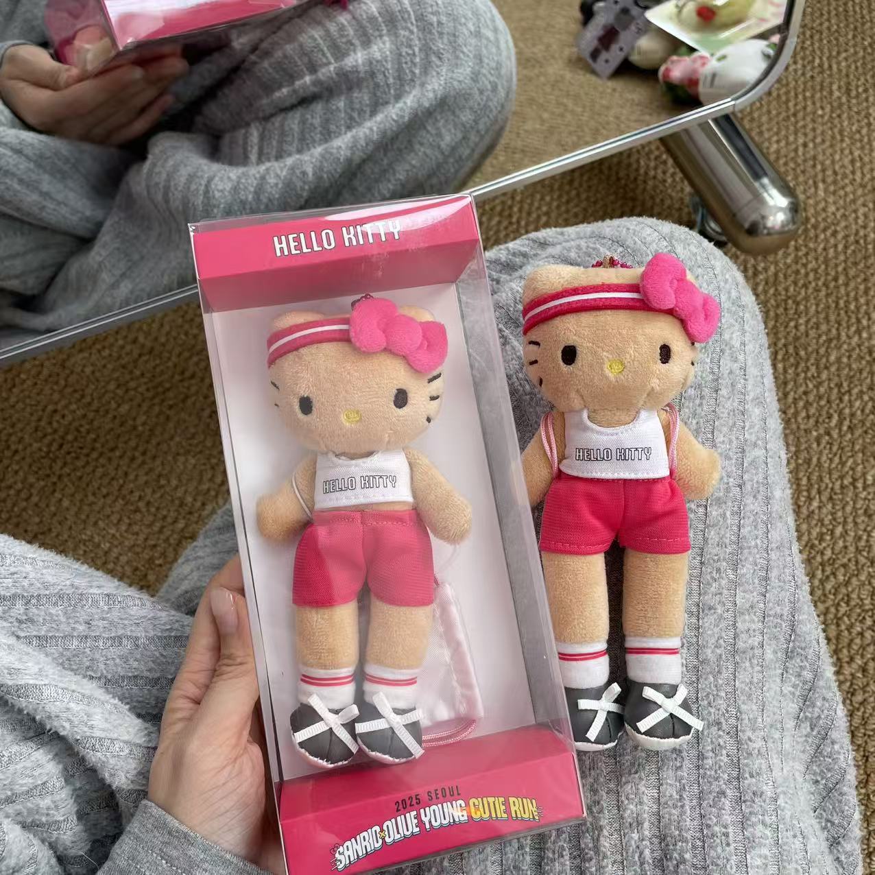 【韩版限定】正版HELLOKITTY马拉松KT长腿olive young联名挂件