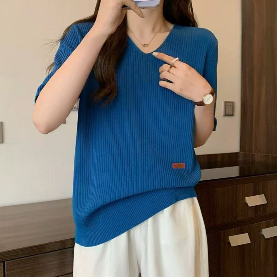 胖妹妹冰丝面料短袖新款大码宽松简约百搭V领冰丝半袖T女上衣