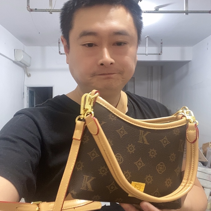 鳄鱼皮（革）犏牛皮（革）
