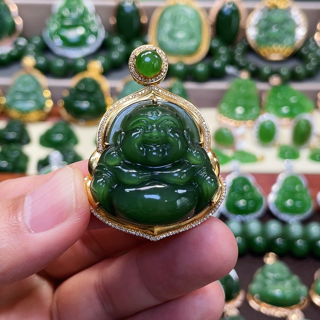 和田玉（碧玉）18K金镶嵌颈饰佛公30mm