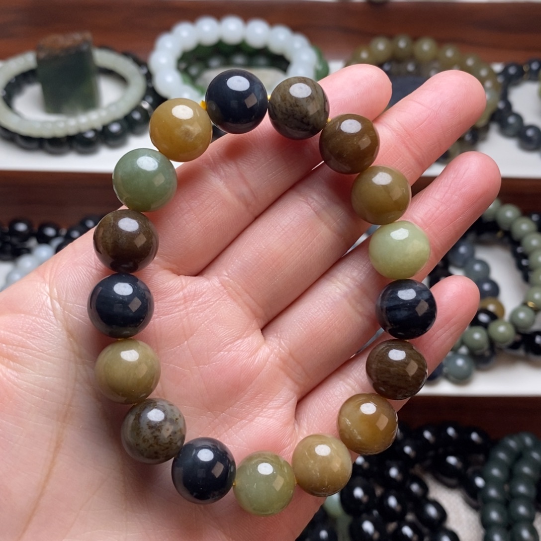 和田玉未镶嵌手串