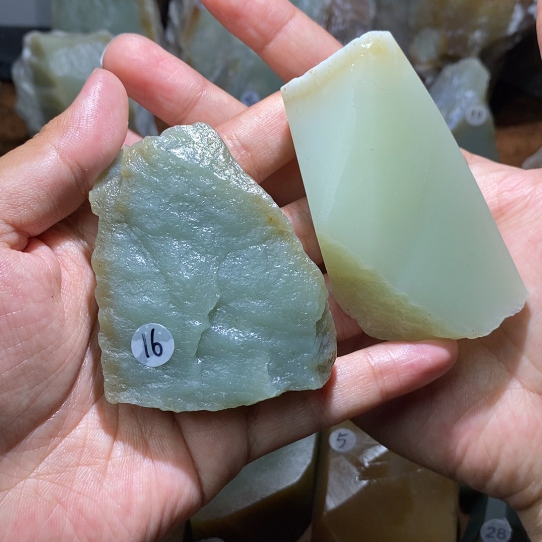 未镶嵌和田玉珠宝半成品吃***猫