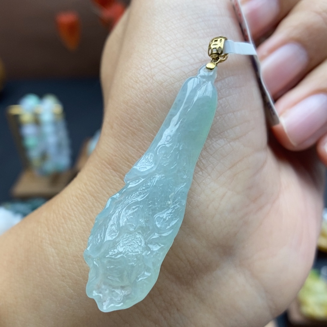 【闪购商品】颈饰18K金镶嵌翡翠74