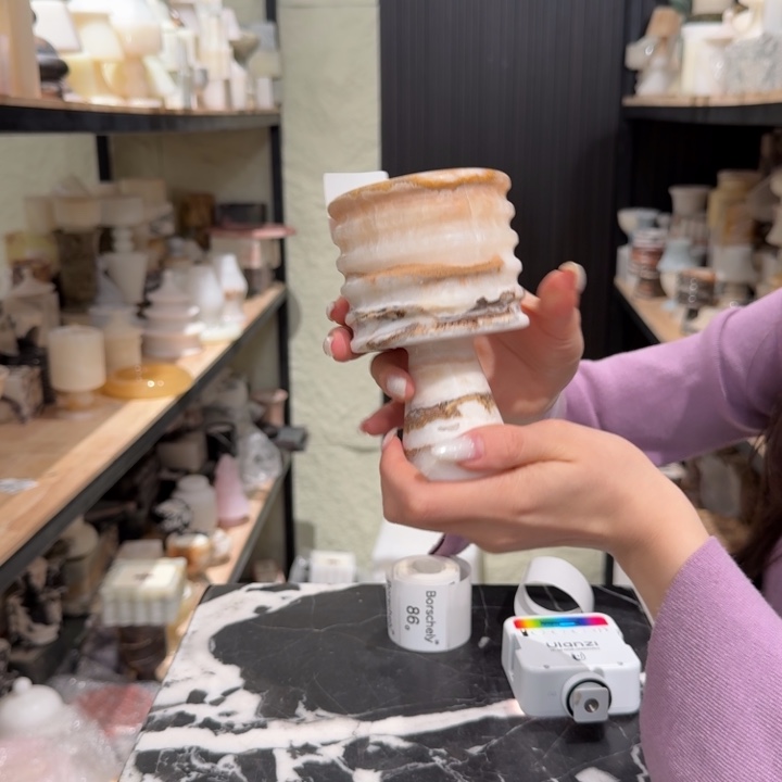 85。            两