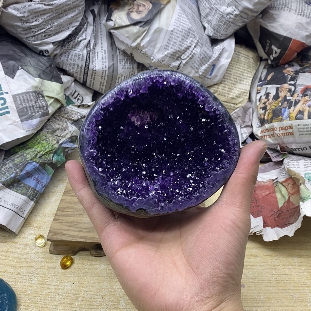 未镶嵌水晶大型摆件（非配饰）