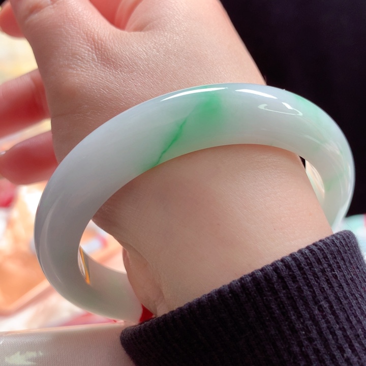 翡翠手镯未镶嵌白底青39