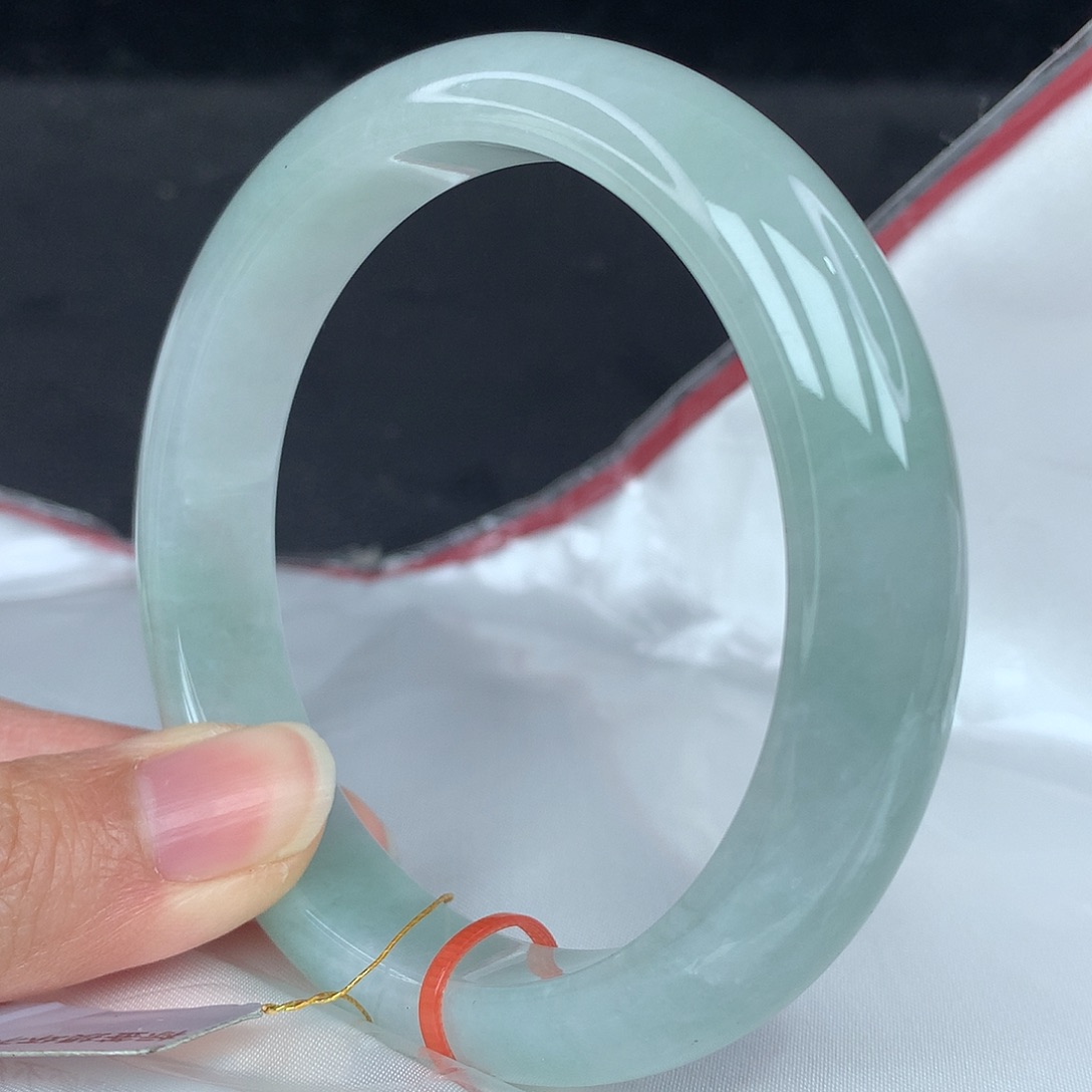 翡翠手镯未镶嵌62圈3182