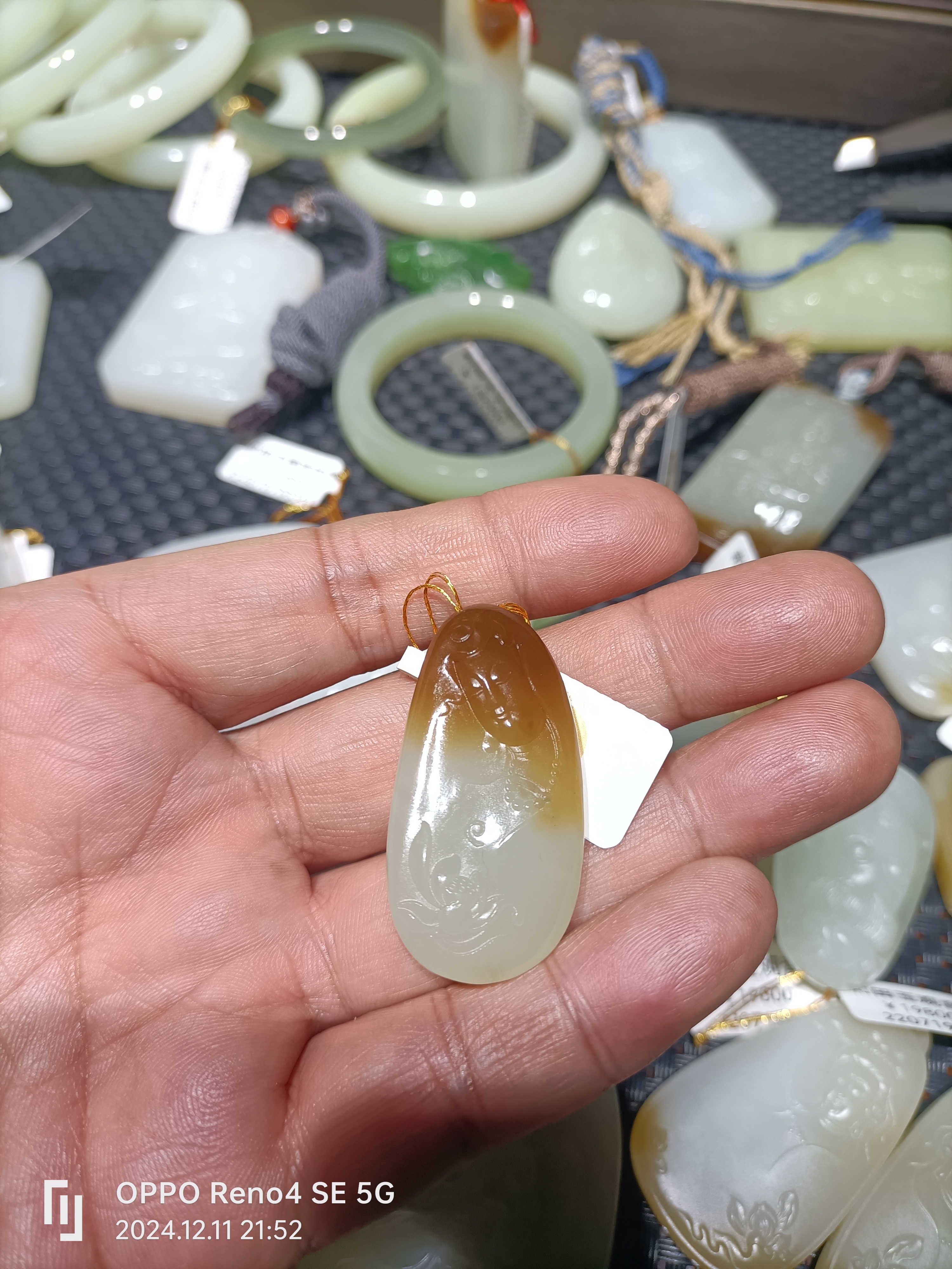 GIC珠宝鉴定师杨清严选、新疆实体店铺，新疆和田玉观音挂件福利品