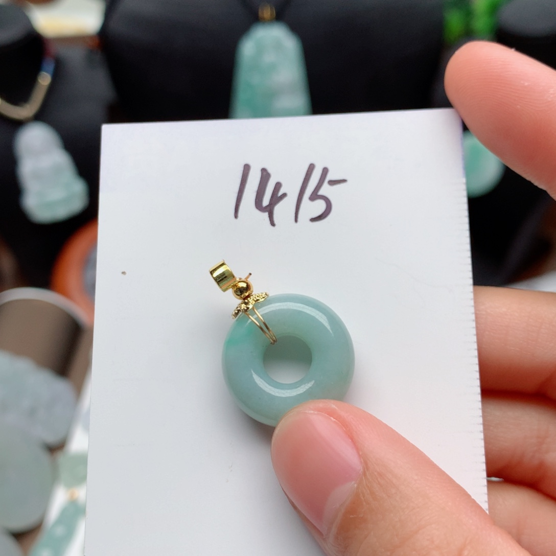 翡翠颈饰合金吊坠