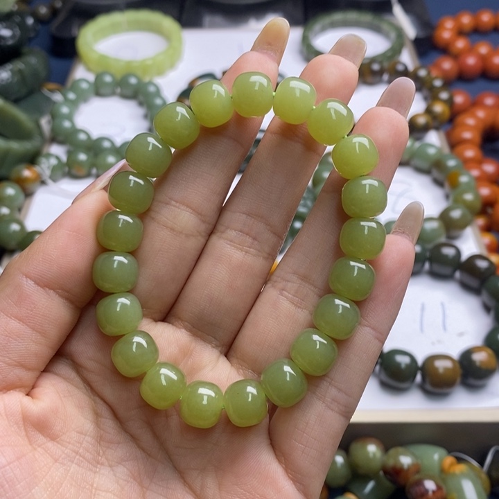 未镶嵌透闪石质玉珠宝奇石?**袁