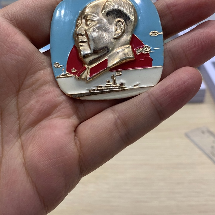 其他普通金属油彩浮雕军舰