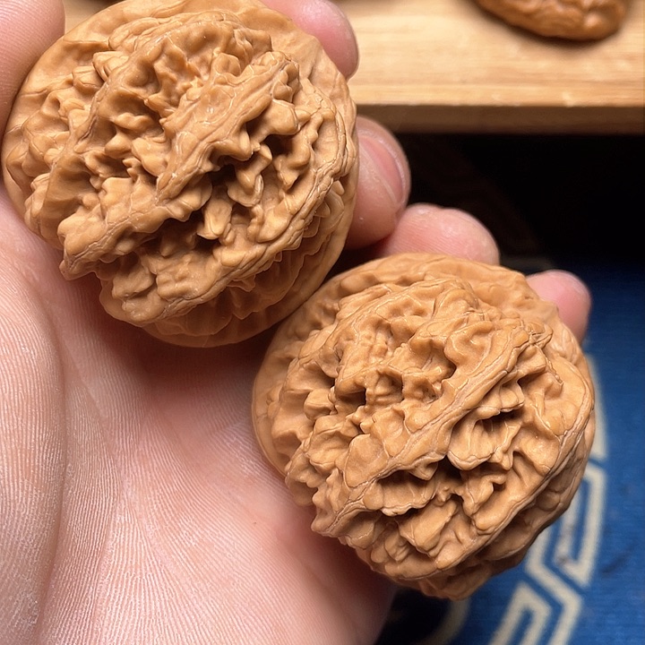 文玩核桃把件马*牡丹花王45