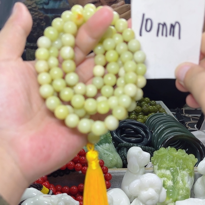 蛇纹石玉颈饰多样性发货未镶嵌