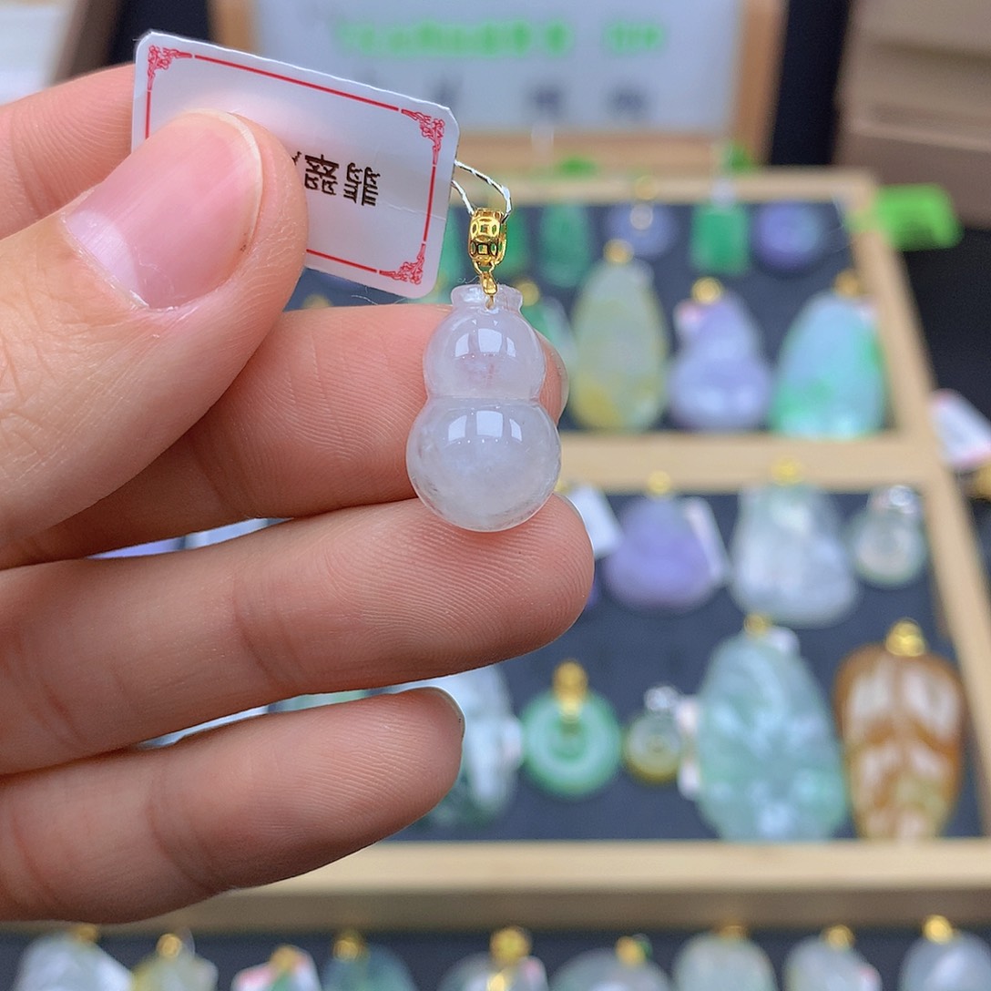 翡翠颈饰18K金镶嵌翡翠